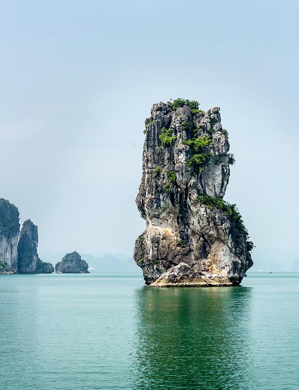 Vietnam Highlights Tour: Scenic Halong Bay Cruise with Limestone Islands