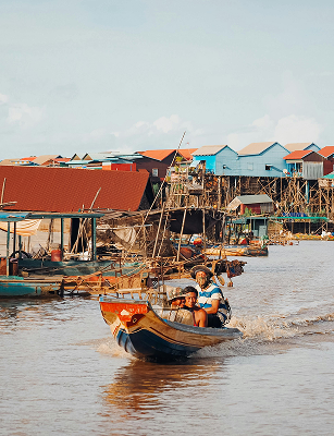 Chong Khneas floating village