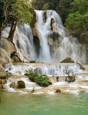 Kuang Si Falls featured img