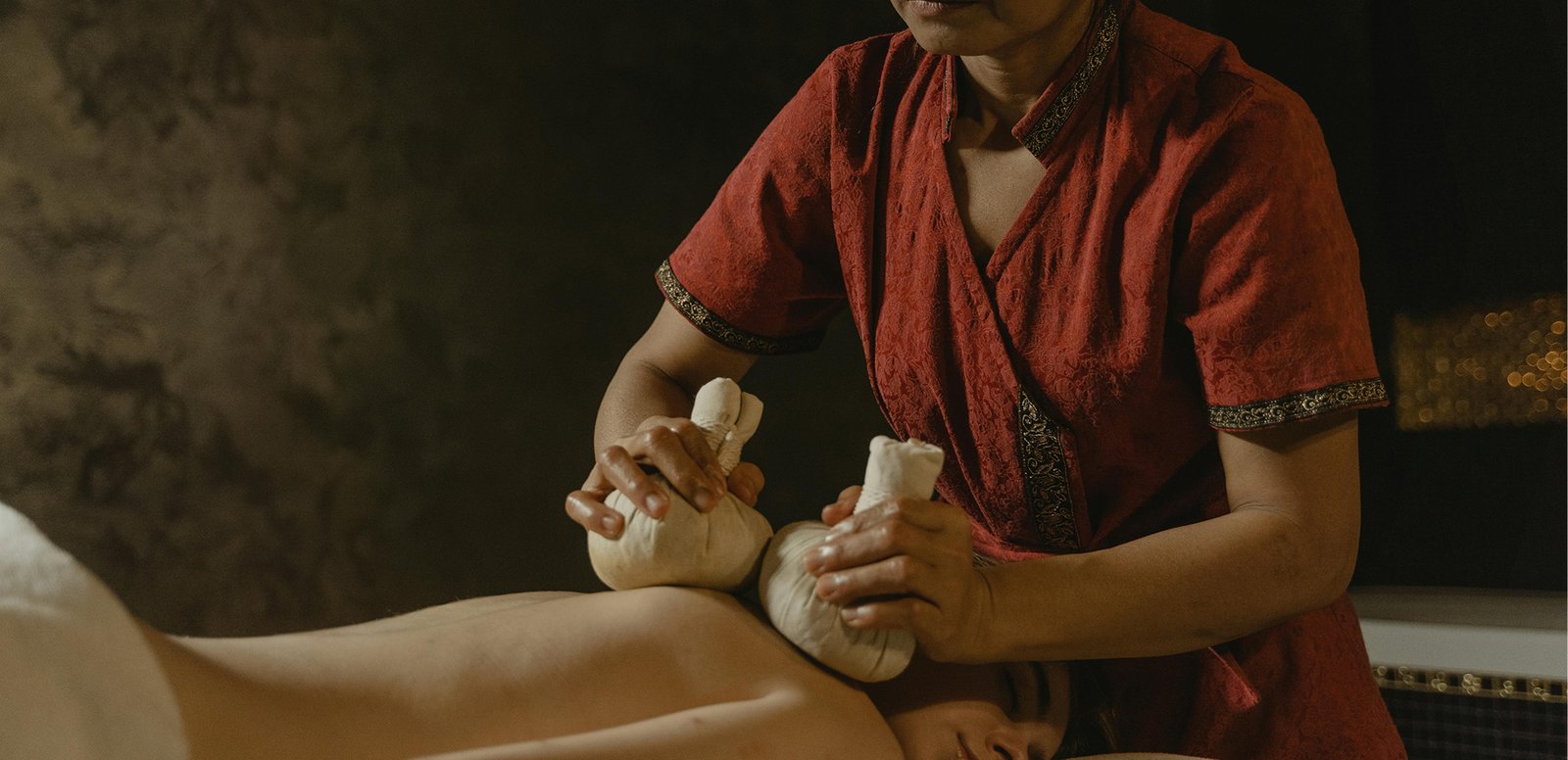 Thai herbal compress ball Massage