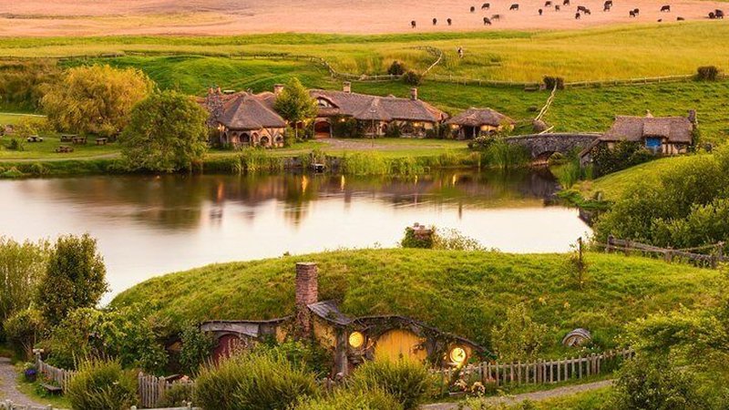 Hobbiton Movie Set – Matamata, Waikato (The Shire)