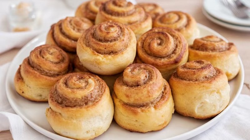 Kanelbullar (Cinnamon Buns)