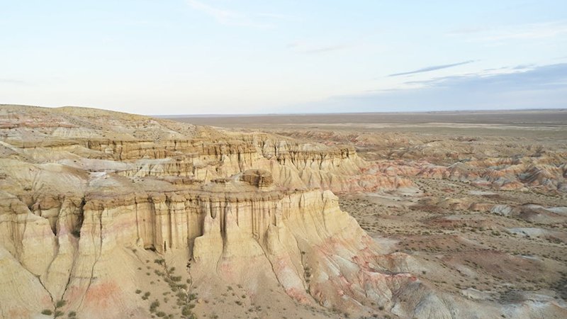 Tsagaan Suvarga (White Stupa) — The Colorful Cliff Formation